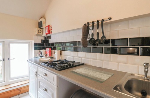 Castle Donington Cottage | HAYLOFT, romantic, with a garden in Castle Donington