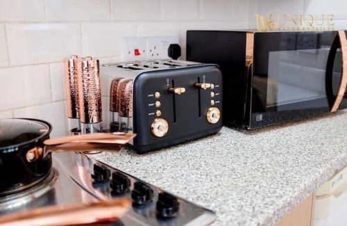 Saint-Gregoire Apartment | Hays and Galia's apartment