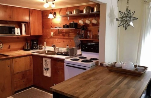 Amazon Cottage | Hayward Cottage 250 meters from Hayward Field
