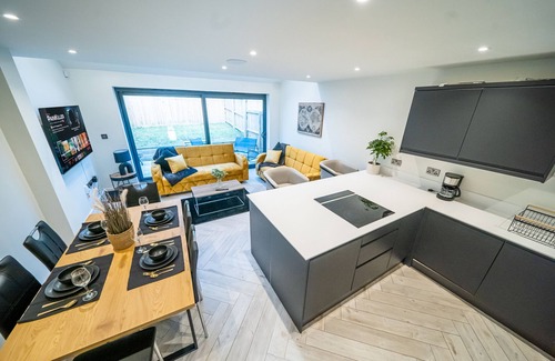 Leeds House | Hayy Comfortable Townhouse Stay in Leeds