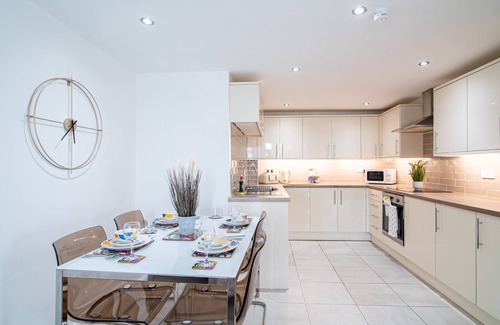Kirkheaton Apartment | Hayy DealHouse Comfort Suites