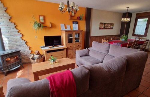 Allin House | Haz Turismo con tu Familia o Amigos por Navarra Desde Casa Rural Belástegui