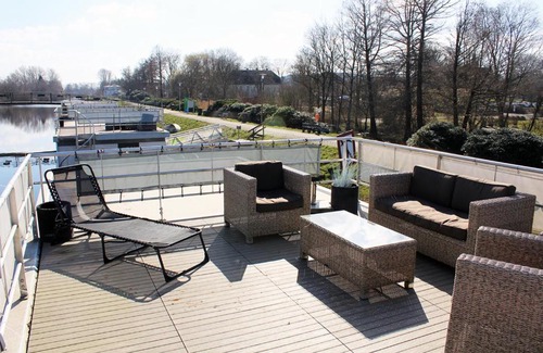 Bad Bederkesa Boat Rental | HB 3 - Hausboot Bad Bederkesa