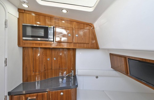 Holiday Harbors Boat Rental | HCB 53 Suenos Luxury Yacht