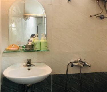 Hang Buom House | Head of Quarter -TRIPLE BED ROOM- CHEAP