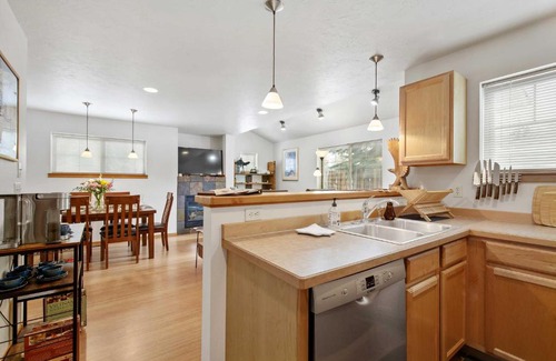Bozeman House | Heart of Bozeman Townhome with Patio Near MSU