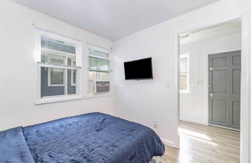 Hanover Apartment | Heart of Hanover Stay!
