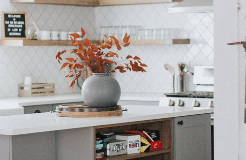 Roslyn House | Heart of Roslyn, walkable to downtown, dog-friendly and perfect for families or friends!