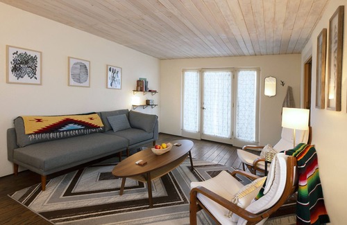 South Capitol House | Heart of Santa Fe: Modern Guesthouse & Small Patio 6 Blocks to Plaza