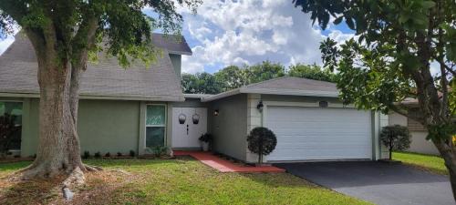 Sunrise House | Heart of Sunrise and Sawgrass