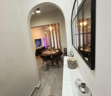 Omonia Apartment | Heart-warming Luxury Athens central apartment