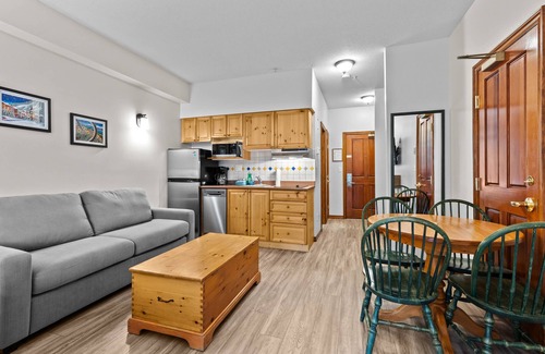 Sun Peaks Hotel | Hearthstone Lodge #419