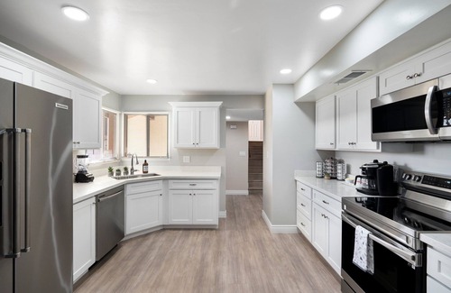 Glendale House | Heated/Chilled Pool - Arcade Room - Sleeps 16