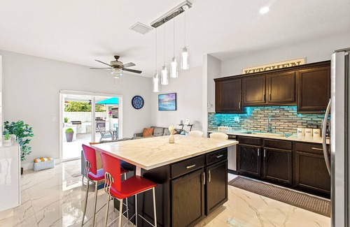 Homestead House | Heated Pool & Outdoor Bar Oasis/Games Room/Everglades