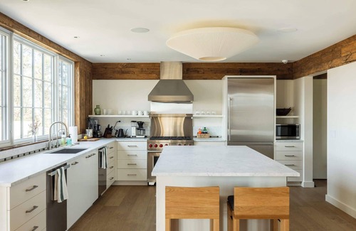 Hudson House | Heated Pool! Sauna! Gym! Stunning Retreat + Views!