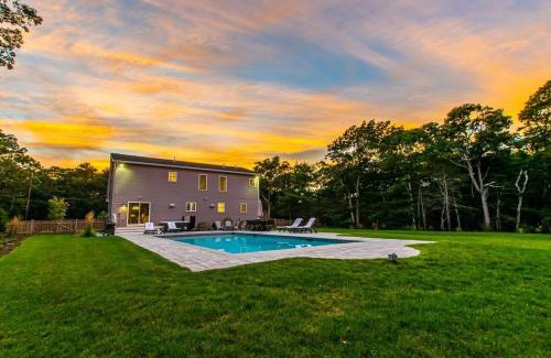 Eastham House | Heated Saltwater Pool Hot Tub