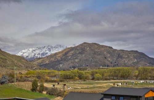 Lower Shotover House | Heaven on Noble - Luxury Family Home - Swimming Pool