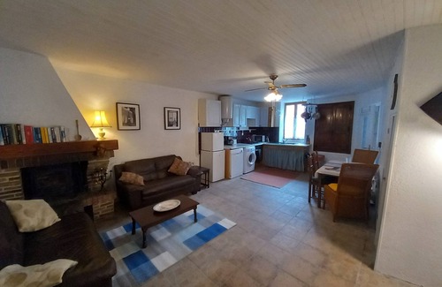 Cieux Cottage | Heaven's CottagenIn the heart of the Monts de Blond, next to a fishing lake.