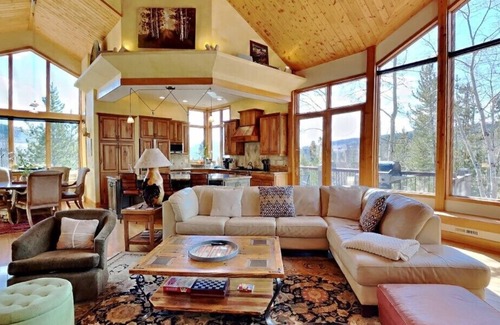 Three Peaks House | Heavenly haven w/hot tub—perfect for winter play & summer mountain escapes!