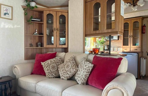 Felinfach House | Heavenly Retreat - spacious & peaceful with patio