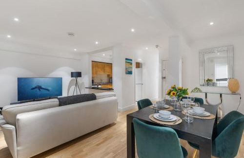 Brompton & Hans Town Apartment | Heavenly Stays, Refined 2-BD Hidden Gem Near Hyde Park