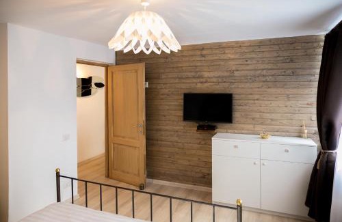 Three Oaks Apartment | Hegel Apartment
