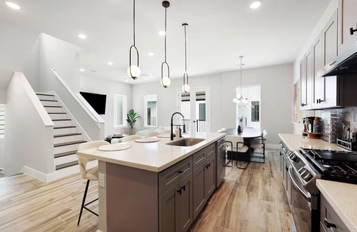 Greater Heights House | Heights Art House Family Space Centrally Located