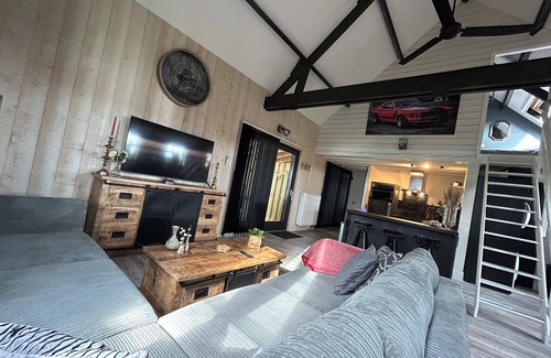 Baarle-Nassau Apartment | Heikant Hoeve Authentiek Ontspannen in Voormalige Koeienstal