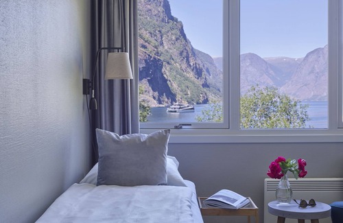 Flåm House | Heimly