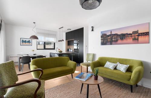 Bacvice Apartment | Hektor apartment with sea view terrace and garage