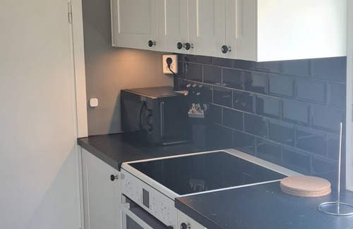 Mora Cabin | Hel Stuga för 4 i Härlig Bymiljö