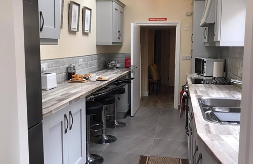 Londonderry House | Helens House Derry City Centre Remarkable 3-bed