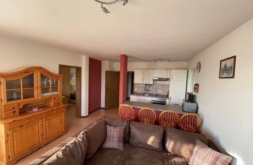 Seebarn Apartment | Helle Ferienwohnung für bis zu Vier Personen mit Balkon