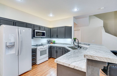 Gibson Springs House | Henderson Retreat ~ 14 Mi to The Las Vegas Strip!