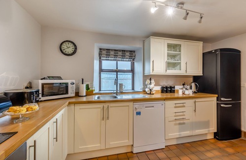 Denbigh House | Hendy - Three Bedroom House, Sleeps 6