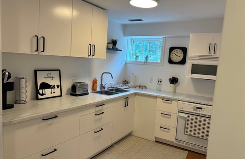 Lakeport Apartment | Henley Gardens - your green oasis in Niagara within walking distance to Beach