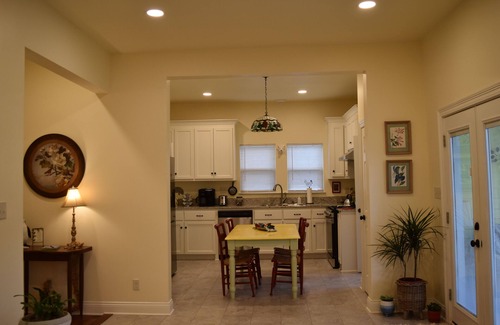 Breaux Bridge House | "Henrietta's Magnolia" Located 2 1/2 blocks from historic downtown Breaux Bridge