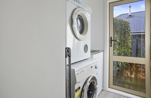 Hanmer Springs Cottage | HEPBURN HAVEN, family friendly, with a garden in Hanmer Springs