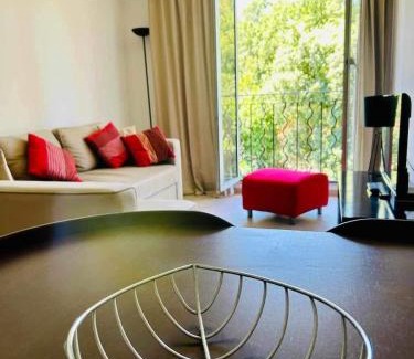 Saint-Tropez Apartment | Heraclee