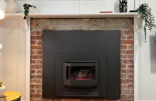 Golden Point House | Heritage Charm, Modern Comfort