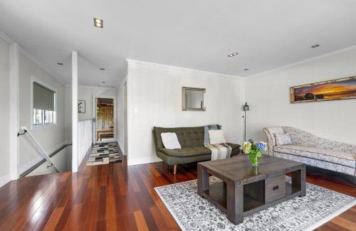 New Plymouth House | Heritage Charm - New Plymouth Holiday Home