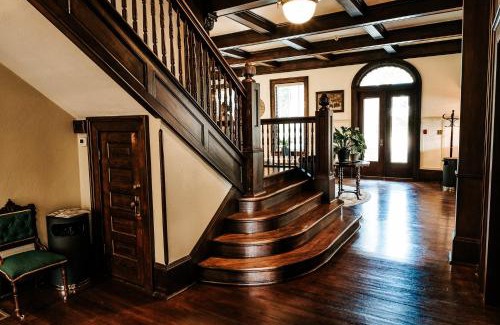 Opelika Bed & Breakfast | Heritage House Bed & Breakfast - Boutique Adults-Only Inn