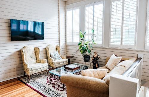 Opelika Bed & Breakfast | Heritage House Bed & Breakfast - Boutique Adults-Only Inn