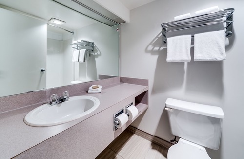 High River Hotel | Heritage Inn Hotel & Convention Centre High River