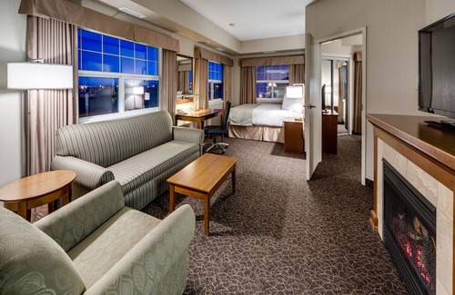 Brooks Hotel | Heritage Inn & Suites