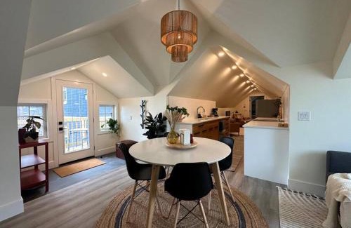 Northeast Edmonton House | Heritage-Inspired Guesthouse - Luxe Bath & Elegant Ceilings