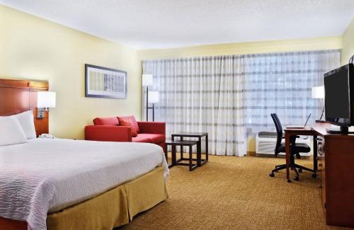 Brookhollow Hotel | Heritage Place Houston Brookhollow