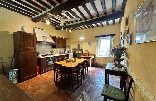 Cortona Villa | Heritage Tuscan Farmhouse with private swimming pool