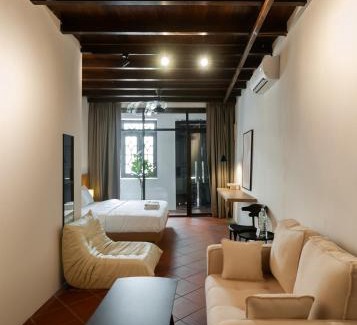 Historic George Town House | Heritage Villa by Aayu - 10 mins walk to Armenian St