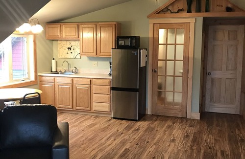 Bangor Apartment | Hermon Pond Studio